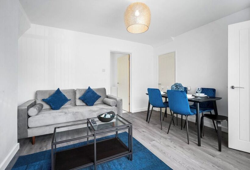 إقامة 3 Bed House/free Parking/contractors/families