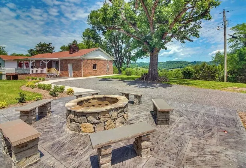 5 Mi To Center Hill Lake: Buffalo Valley Home