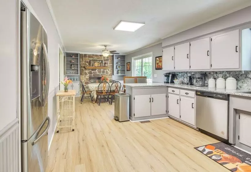 5 Mi To Center Hill Lake: Buffalo Valley Home