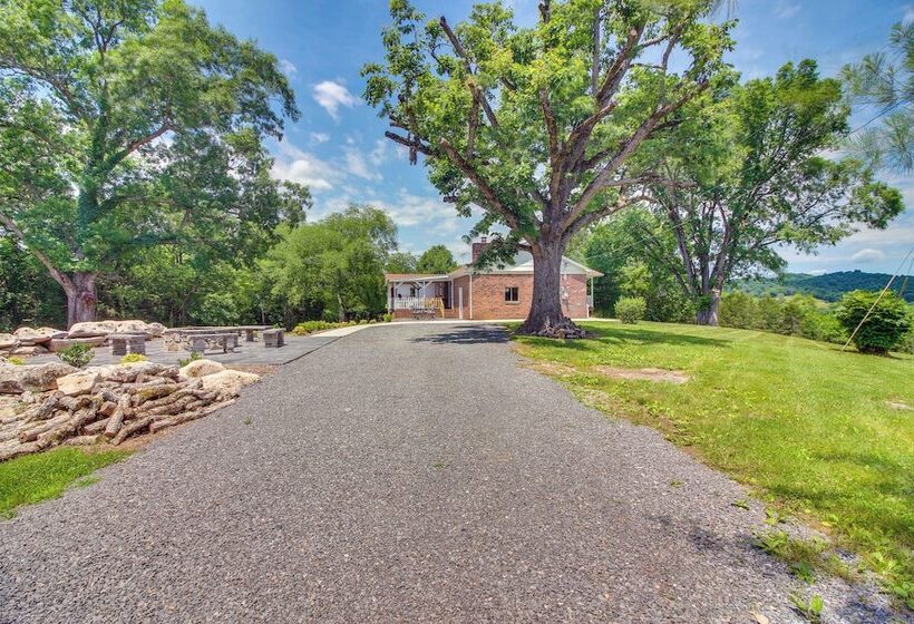 5 Mi To Center Hill Lake: Buffalo Valley Home