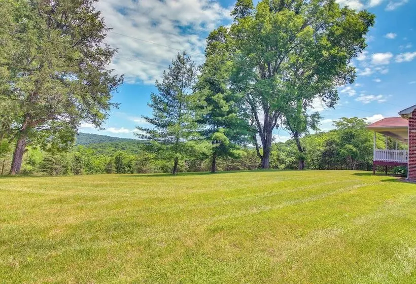 5 Mi To Center Hill Lake: Buffalo Valley Home