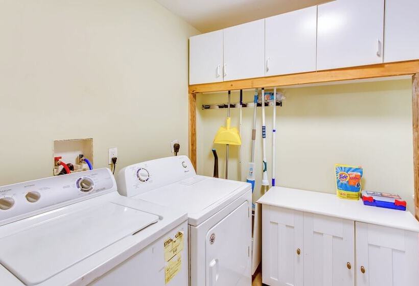 < 1/8 Mi To Boat Ramp: Family Home In Conway