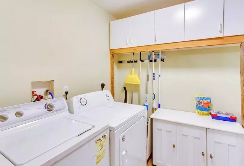 < 1/8 Mi To Boat Ramp: Family Home In Conway