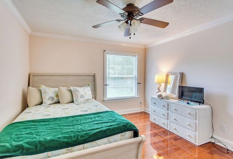 < 1/8 Mi To Boat Ramp: Family Home In Conway