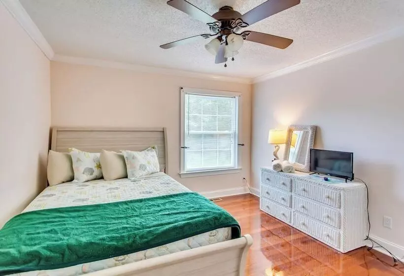 < 1/8 Mi To Boat Ramp: Family Home In Conway