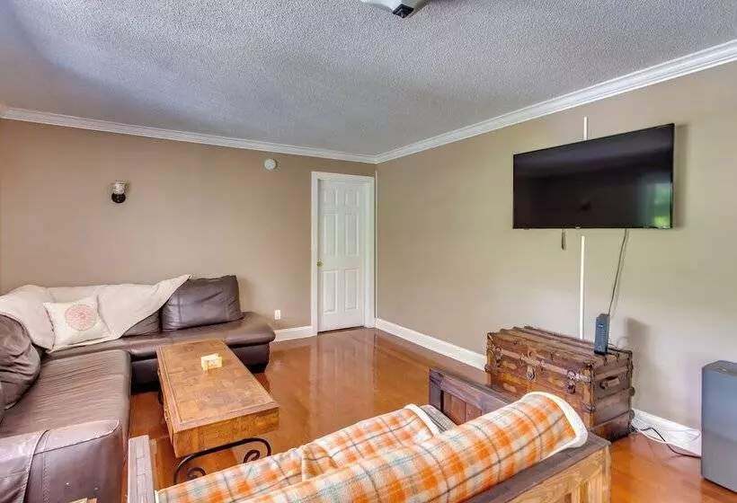 < 1/8 Mi To Boat Ramp: Family Home In Conway