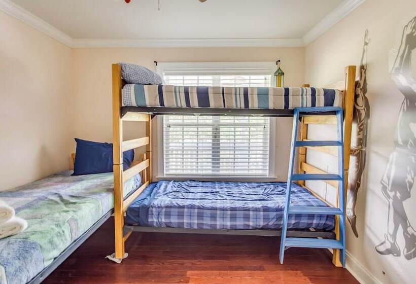 < 1/8 Mi To Boat Ramp: Family Home In Conway