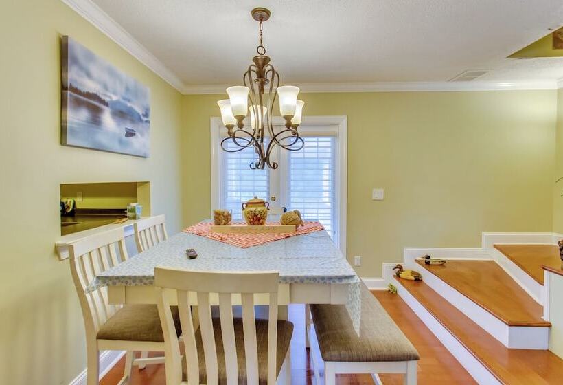 < 1/8 Mi To Boat Ramp: Family Home In Conway