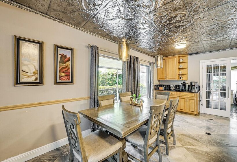 Sprawling Fort Myers Home: Pool & Screened Lanai!