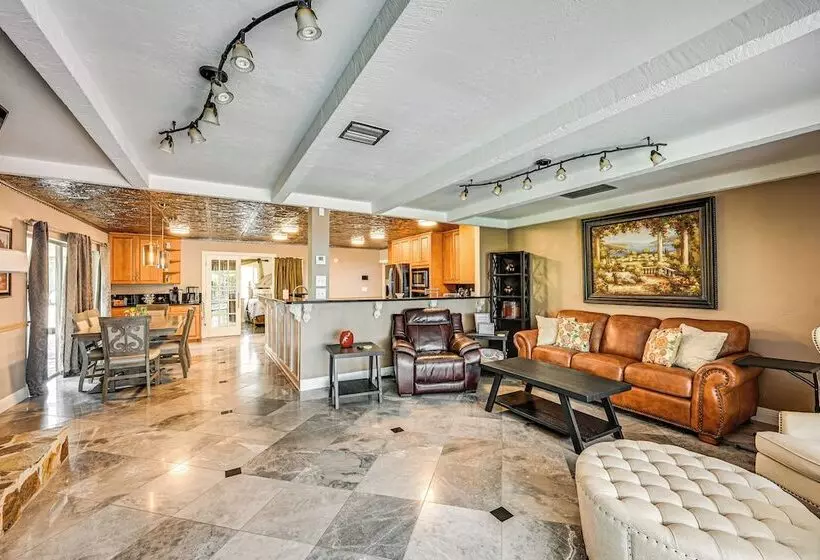 Sprawling Fort Myers Home: Pool & Screened Lanai!