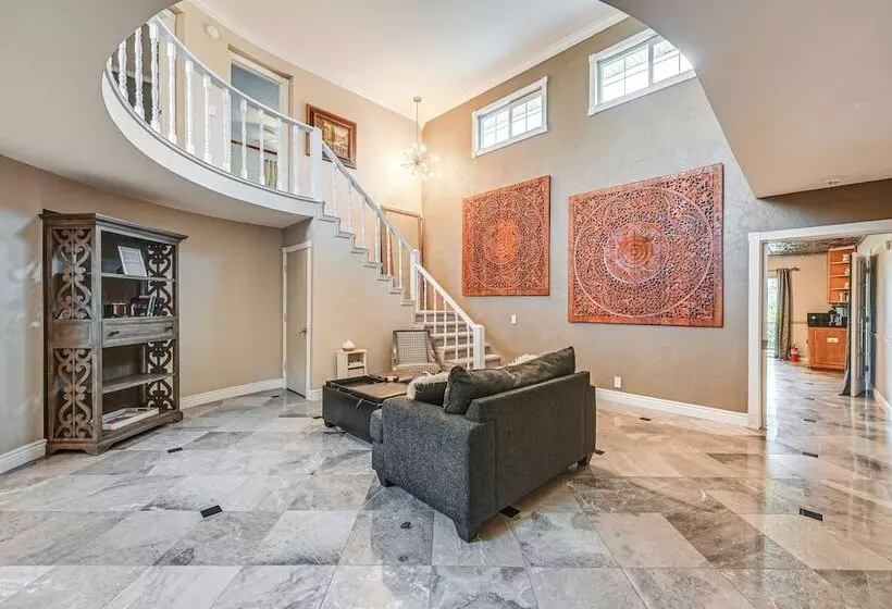 Sprawling Fort Myers Home: Pool & Screened Lanai!