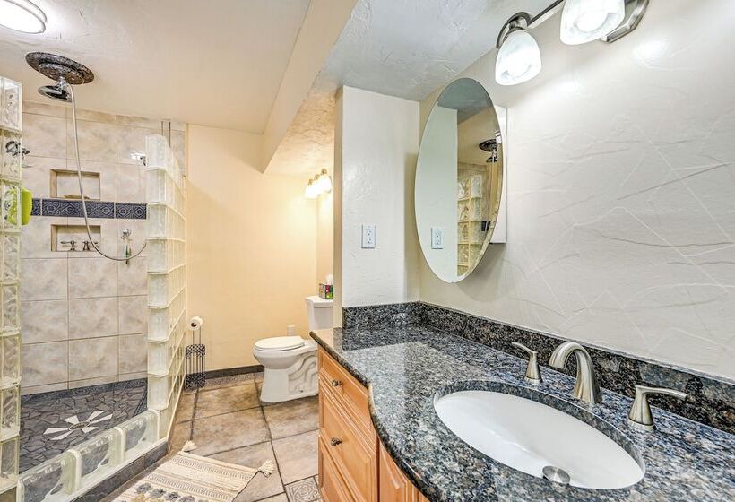 Sprawling Fort Myers Home: Pool & Screened Lanai!