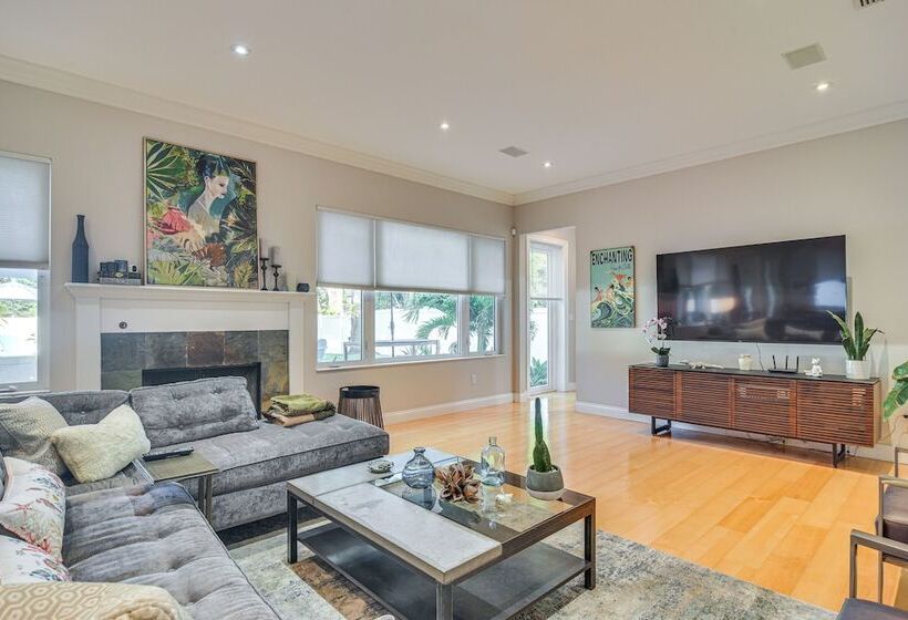 St Petersburg Home Walk To Jungle Prada Pier!