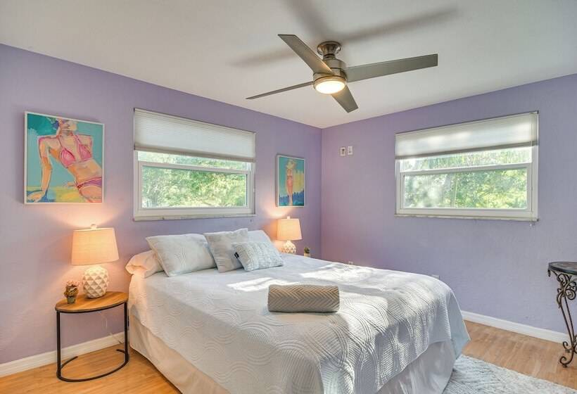 St Petersburg Home Walk To Jungle Prada Pier!