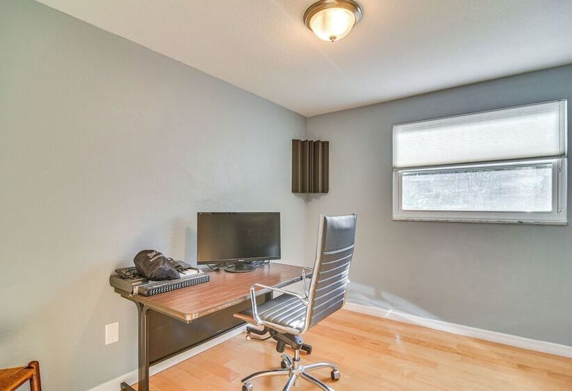 St Petersburg Home Walk To Jungle Prada Pier!