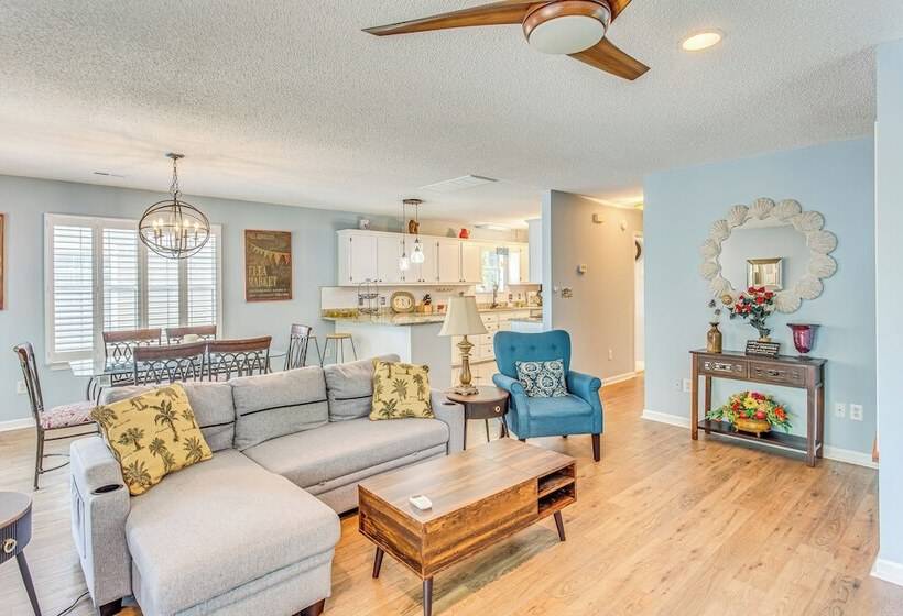 1/2 Mi To Ocean: Sunny Surfside Beach Escape!