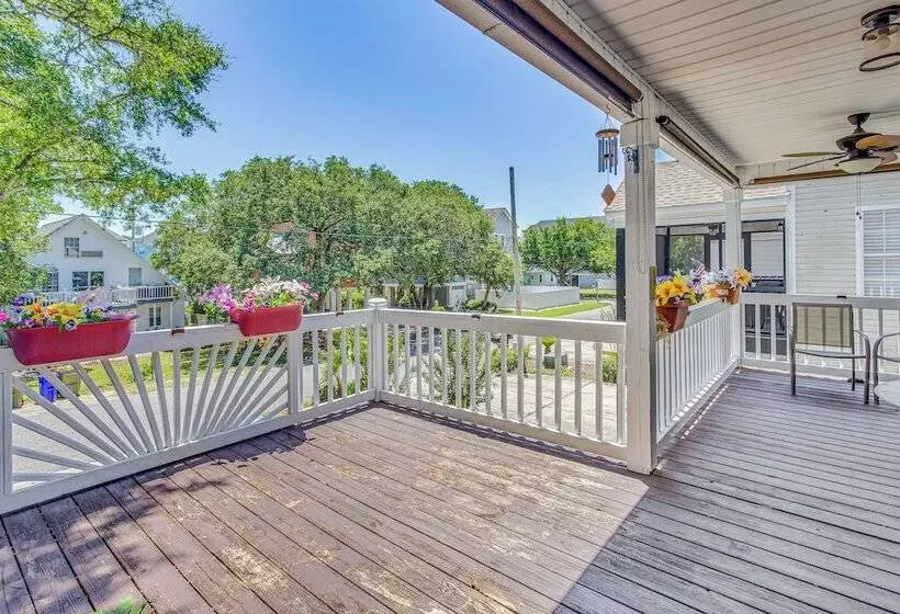 1/2 Mi To Ocean: Sunny Surfside Beach Escape!