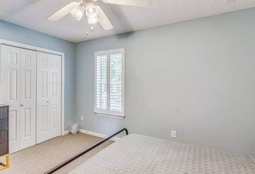 1/2 Mi To Ocean: Sunny Surfside Beach Escape!