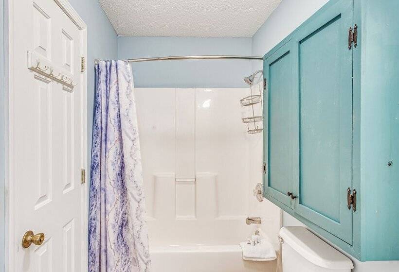 1/2 Mi To Ocean: Sunny Surfside Beach Escape!