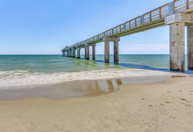 1/2 Mi To Ocean: Sunny Surfside Beach Escape!