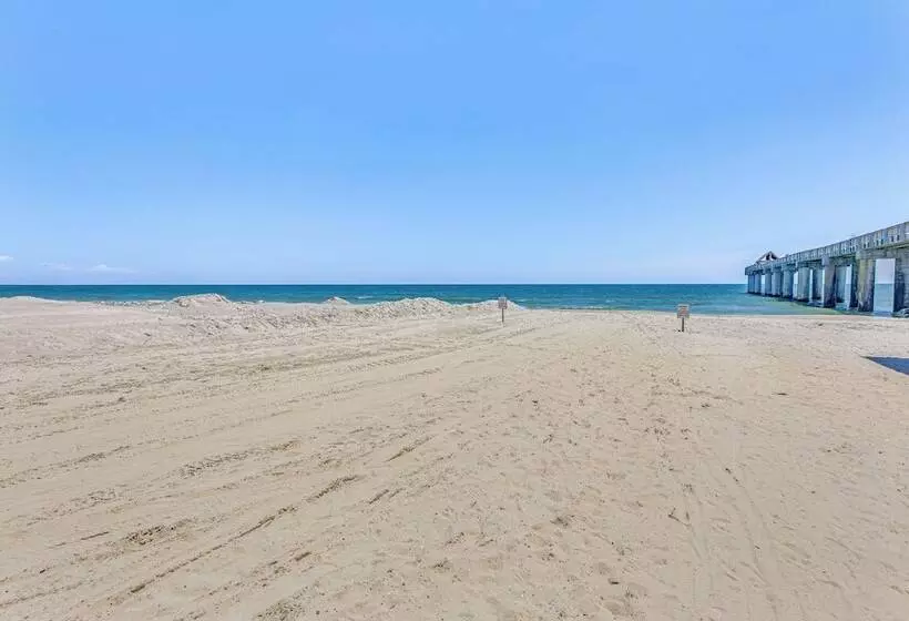 1/2 Mi To Ocean: Sunny Surfside Beach Escape!