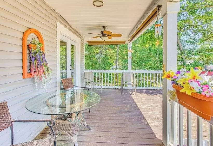 1/2 Mi To Ocean: Sunny Surfside Beach Escape!