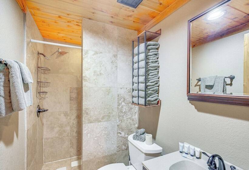 Deck & Fire Pit: Unique Pottsboro Haven