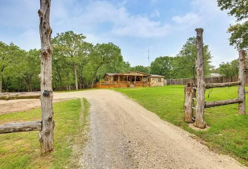 Deck & Fire Pit: Unique Pottsboro Haven