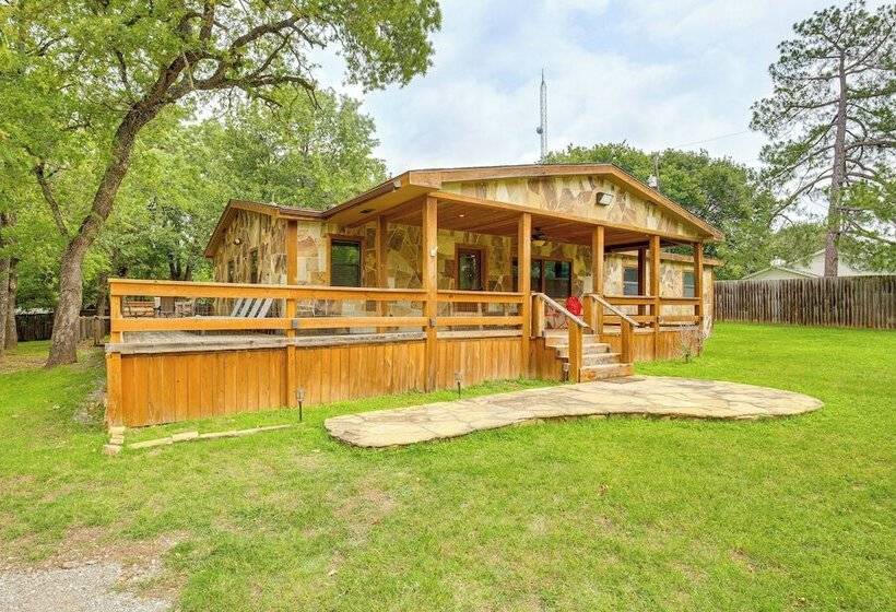 Deck & Fire Pit: Unique Pottsboro Haven