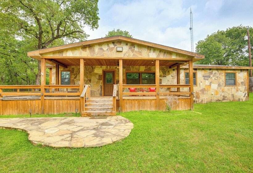 Deck & Fire Pit: Unique Pottsboro Haven