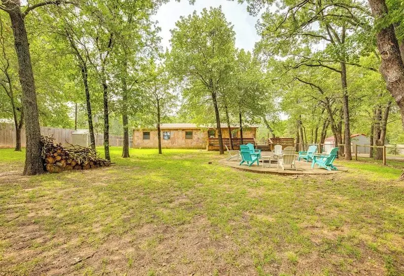 Deck & Fire Pit: Unique Pottsboro Haven