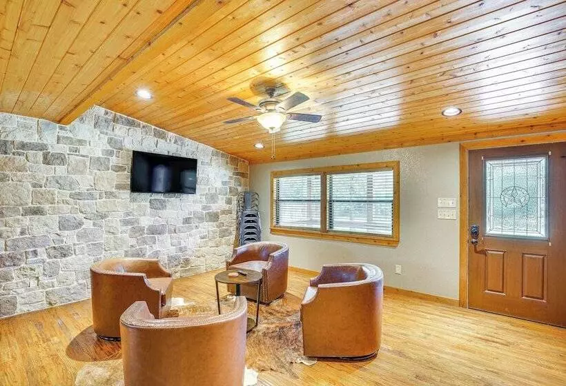 Deck & Fire Pit: Unique Pottsboro Haven