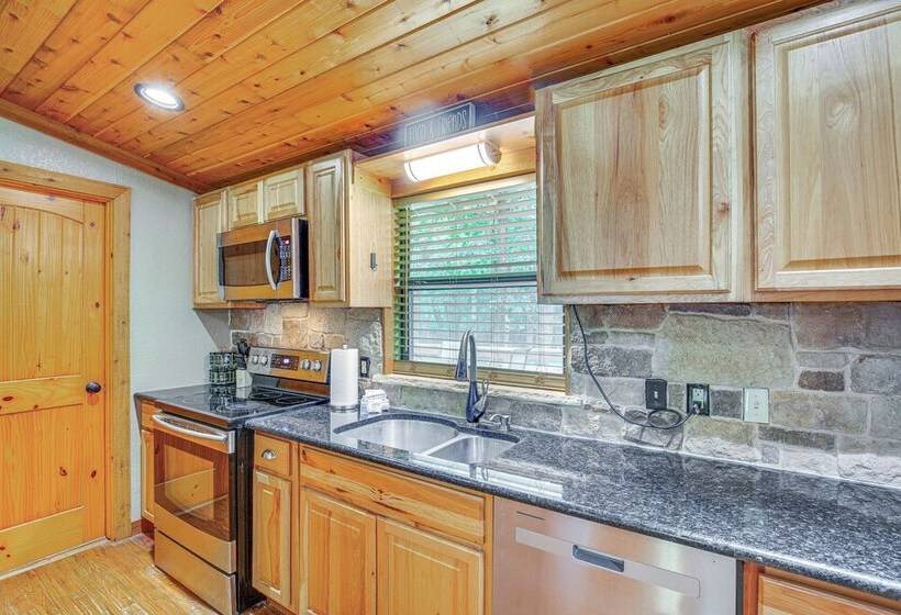 Deck & Fire Pit: Unique Pottsboro Haven