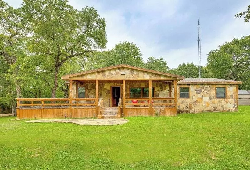 Deck & Fire Pit: Unique Pottsboro Haven