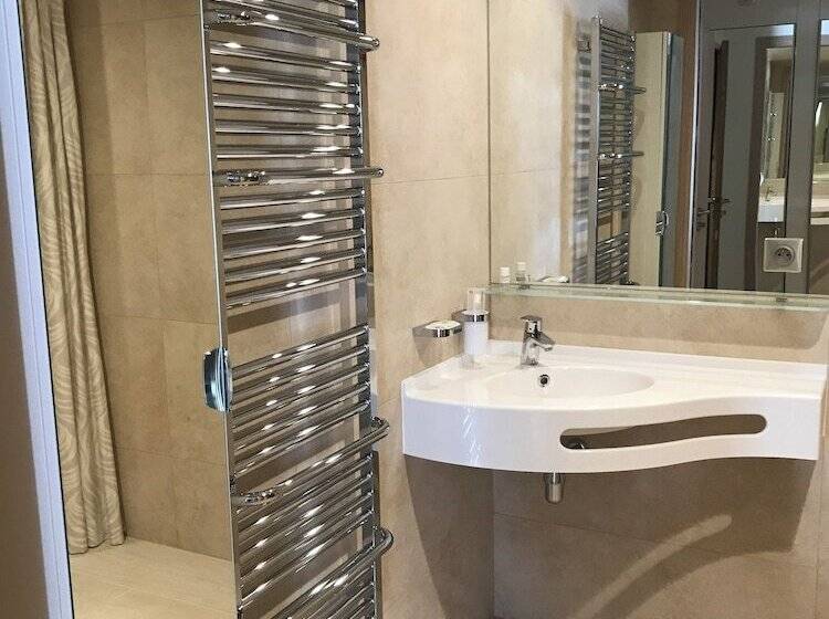 Zenao Montreuil Croix De Chavaux