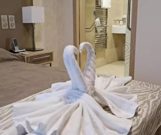 Zenao Montreuil Croix De Chavaux