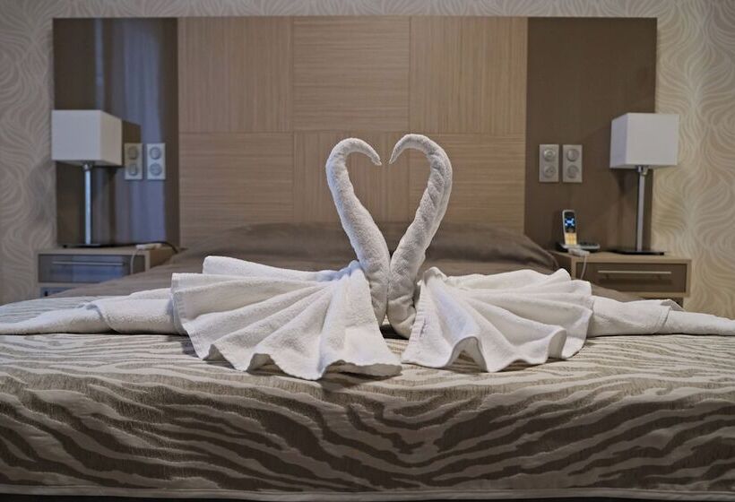 Zenao Montreuil Croix De Chavaux