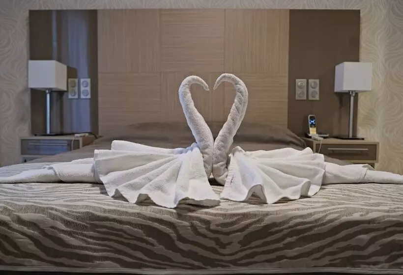 Zenao Montreuil Croix De Chavaux