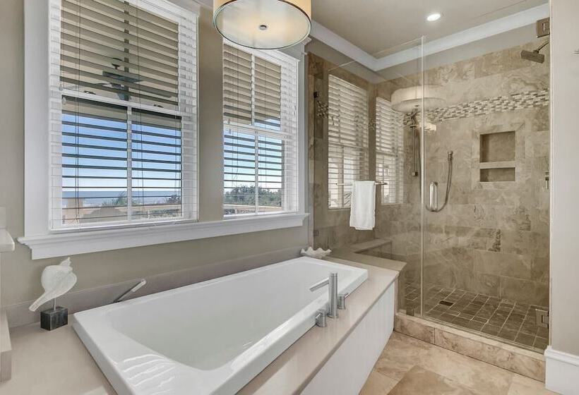 3100 Palm Boulevard By Avantstay Beachfront, Ocean Views, Private Pool