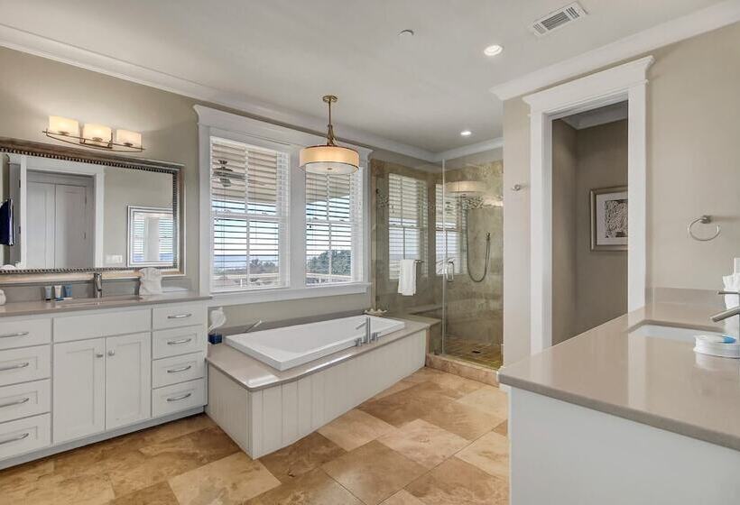 3100 Palm Boulevard By Avantstay Beachfront, Ocean Views, Private Pool