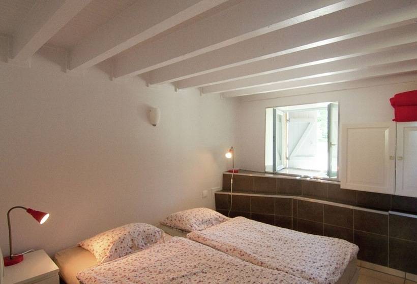 Atmospheric Gite With Large Terrace