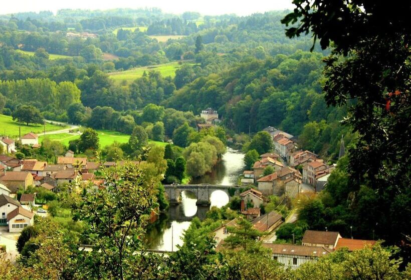 Atmospheric Gite With Large Terrace