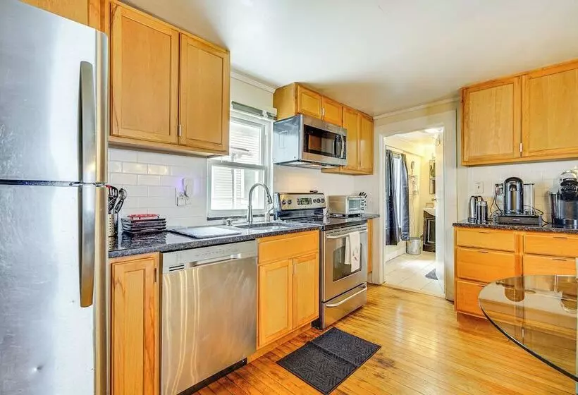 Bennington Gem W/ Smart Tv Near Historic District!