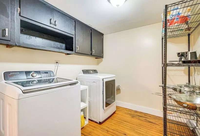 Bennington Gem W/ Smart Tv Near Historic District!