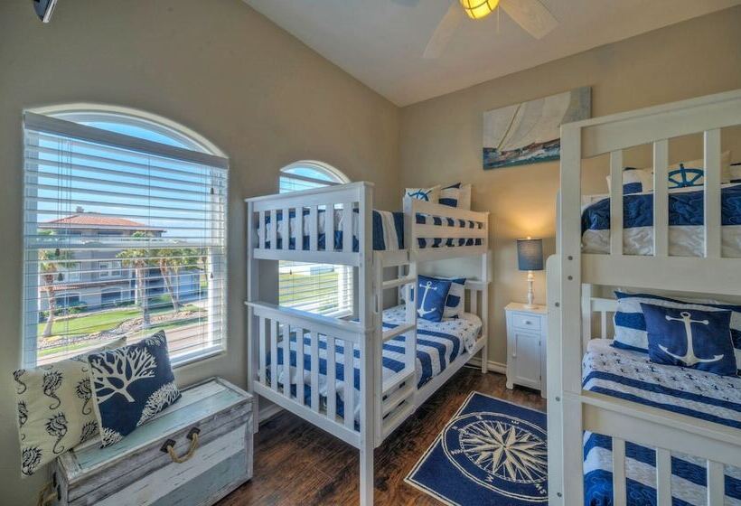 Boots & Beaches Avantstay Golf Cart, Brd Walk