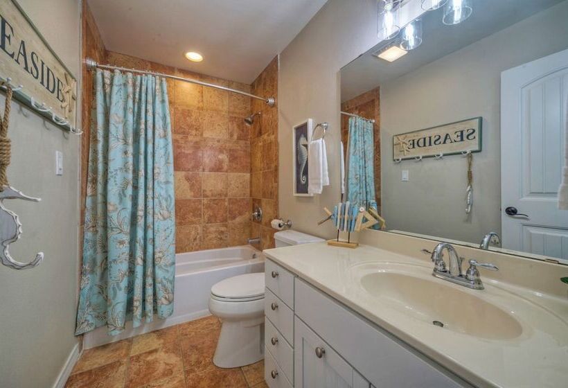 Boots & Beaches Avantstay Golf Cart, Brd Walk