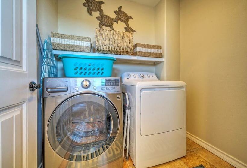 Boots & Beaches Avantstay Golf Cart, Brd Walk