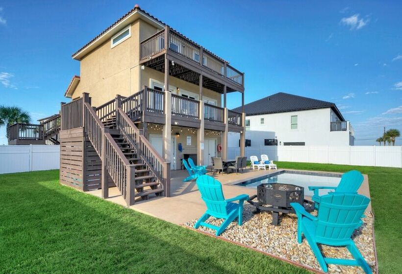 Boots & Beaches Avantstay Golf Cart, Brd Walk