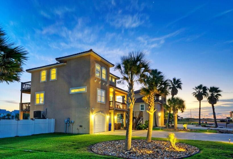 Boots & Beaches Avantstay Golf Cart, Brd Walk