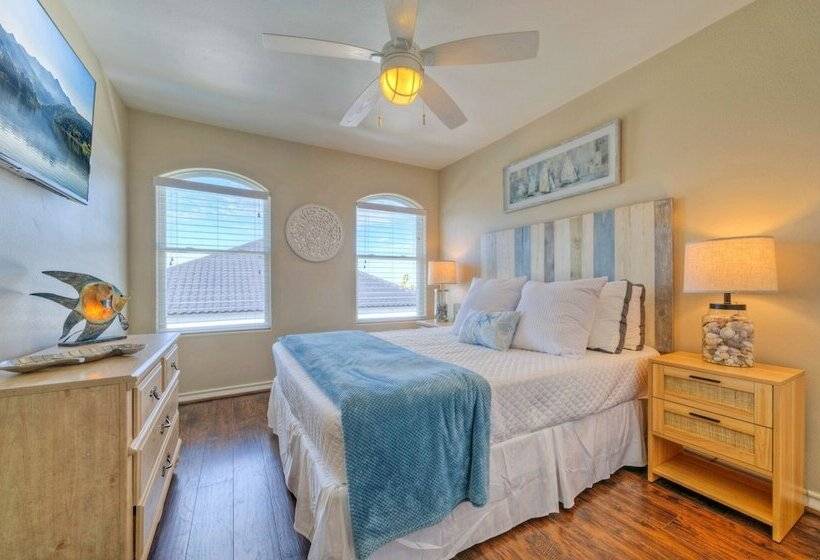 Boots & Beaches Avantstay Golf Cart, Brd Walk